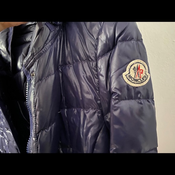 Moncler Navy Blue Puffer Jacket with Fur Trim - Picture 2 of 13